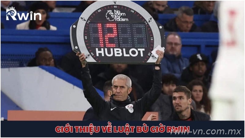 Tìm hiểu về luật bù giờ mới trong bóng đá hiện đại